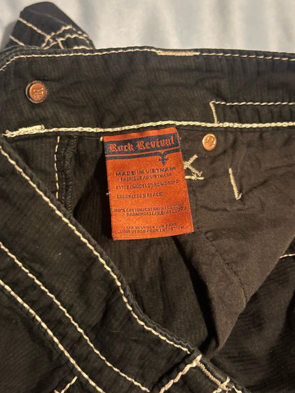 Rock revival black cargo shorts 30 like new e
