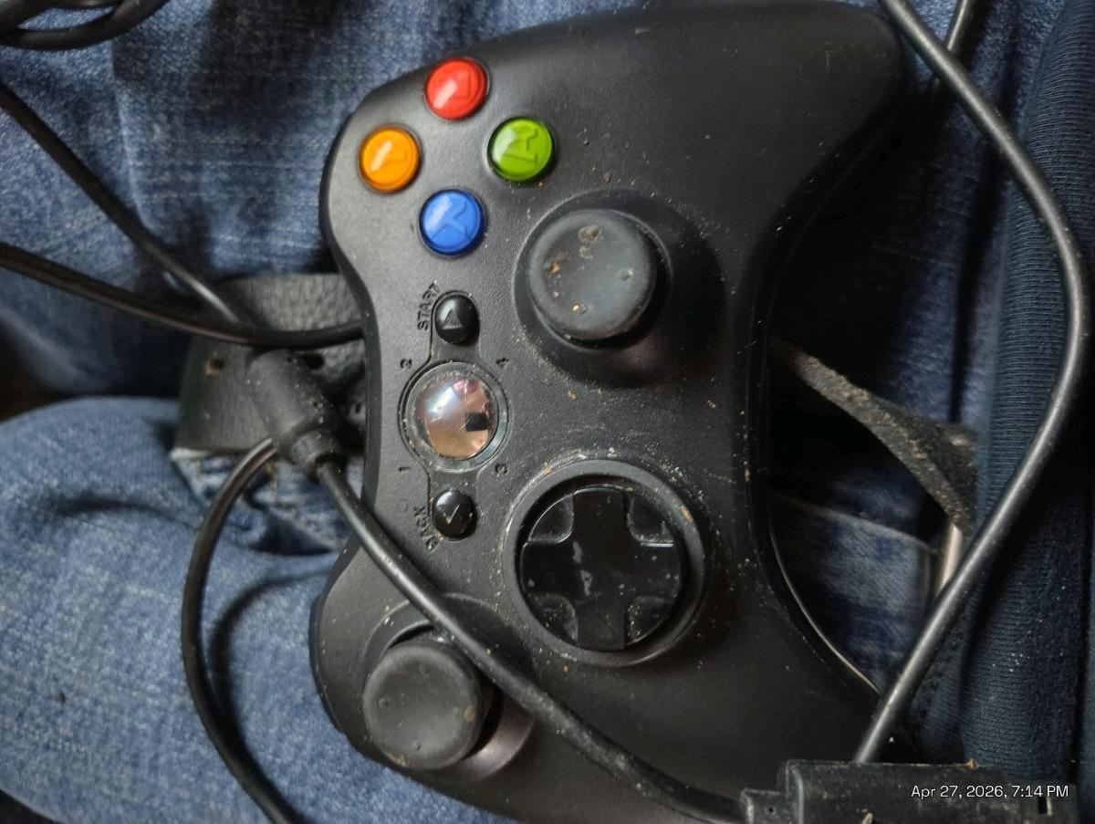 xbox 360 console cords 3 games two controllers 60gbharddrive