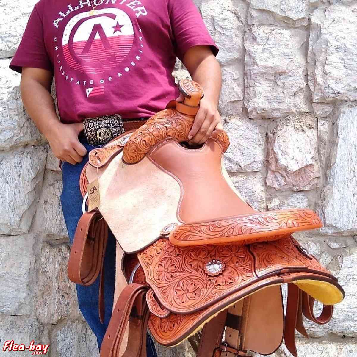 Horse saddles - Zenia, California - FleaMarketBay