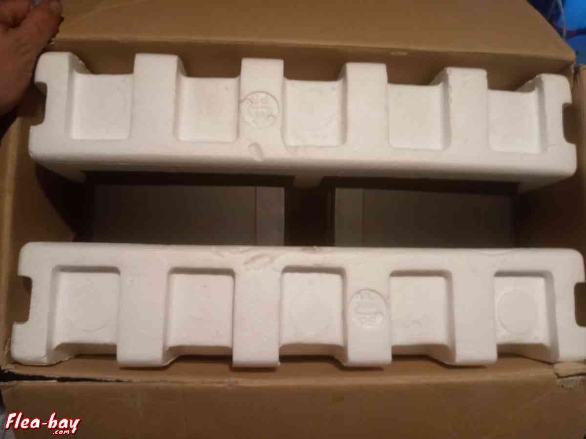 Numark dj mixtrack pro 2/ and Numark NPM5 SPEARKERS - Pittsburg, California - FleaMarketBay