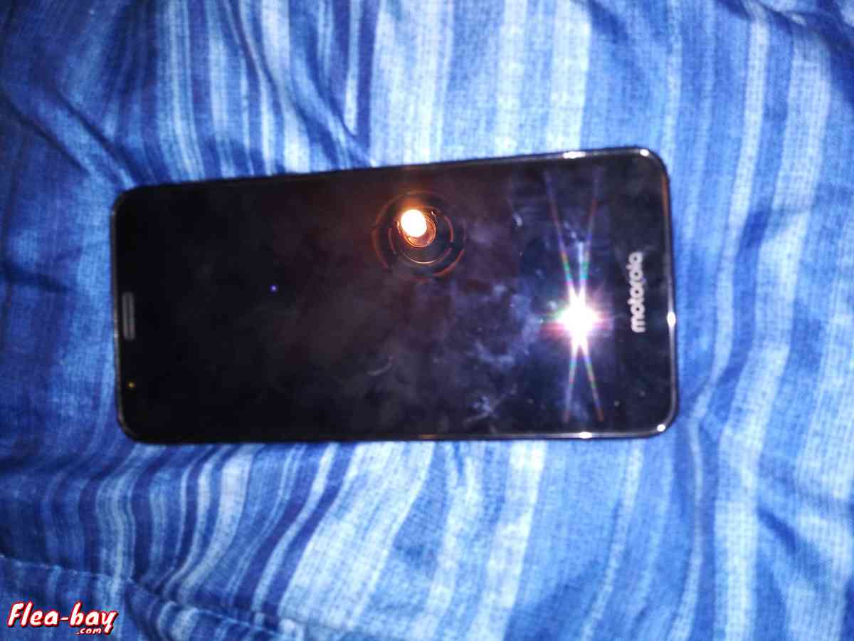 Motorola Moto E6 Straight Talk Smartphone - Brownstown, Illinois - FleaMarketBay