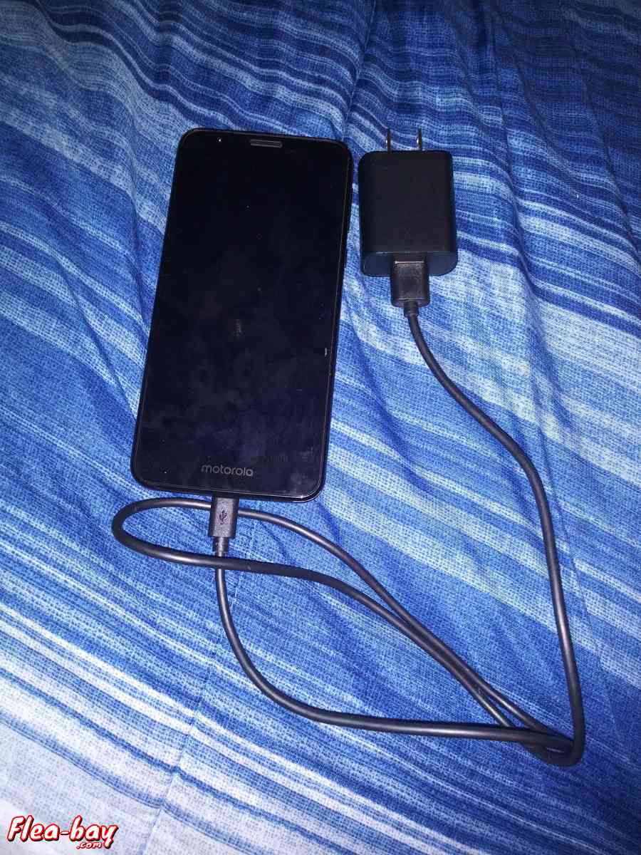 Motorola Moto E6 Straight Talk Smartphone - Brownstown, Illinois - FleaMarketBay