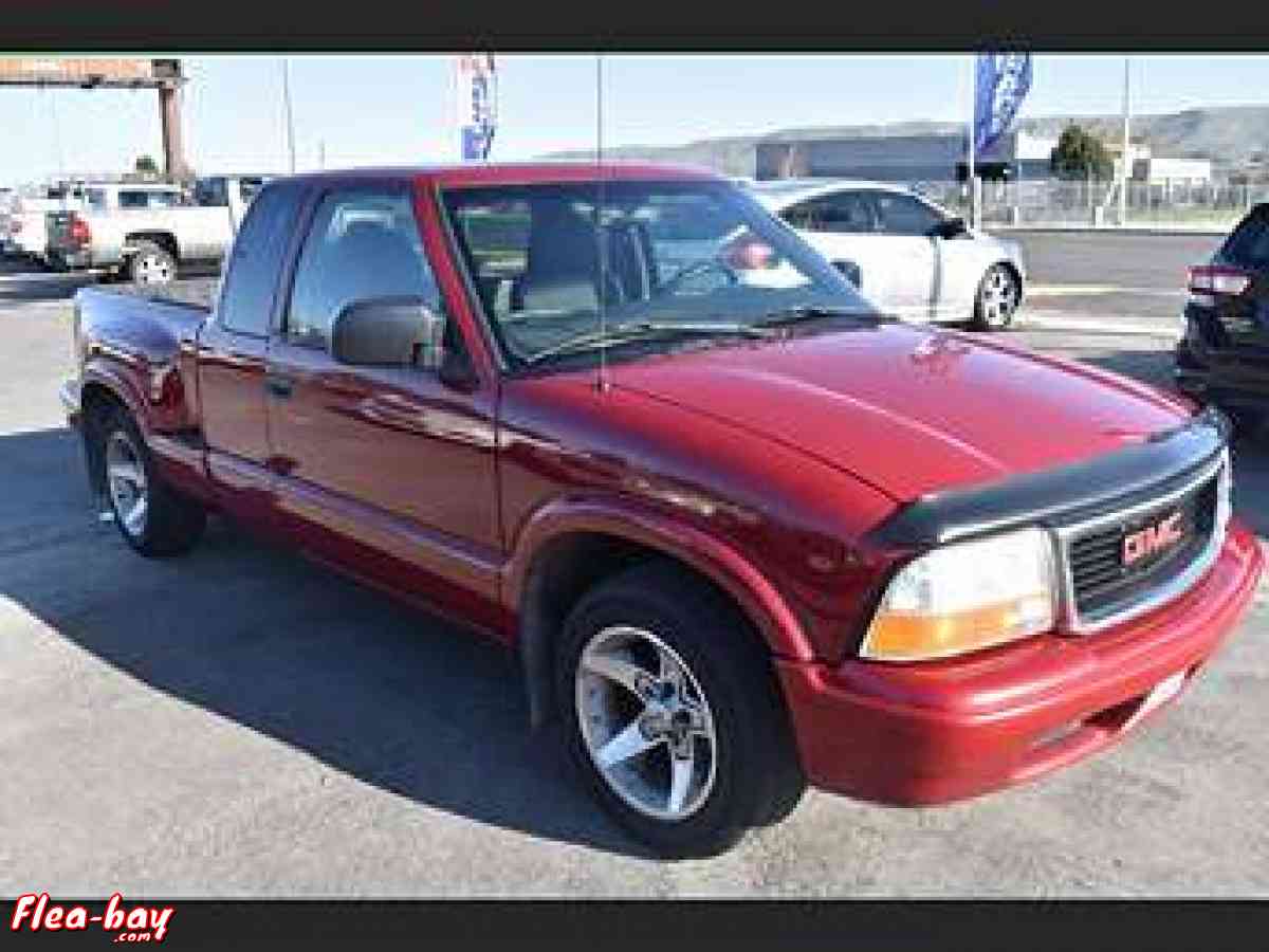 A GMC Sonoma 2002 model - Naval Anacost Annex, District of Columbia - FleaMarketBay