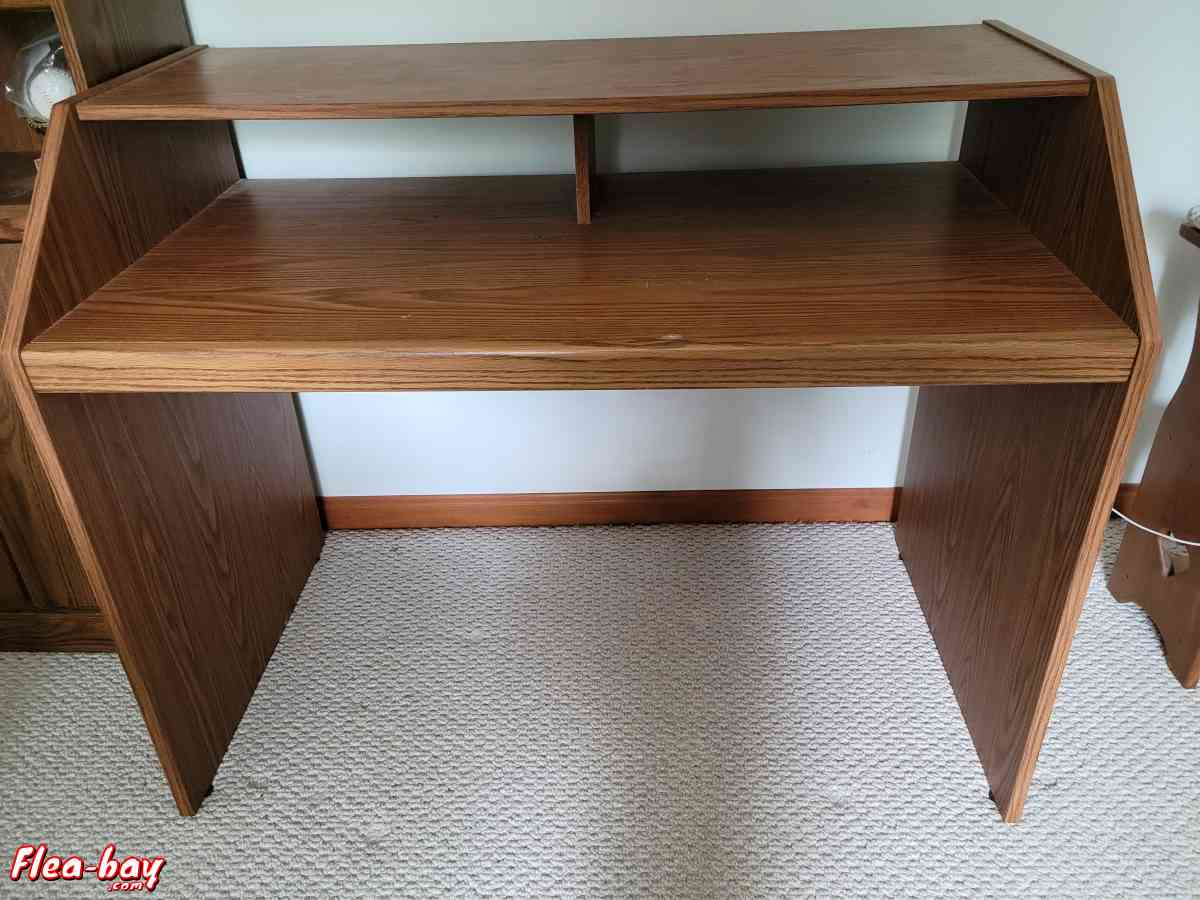 computer desk - Brunswick, Ohio