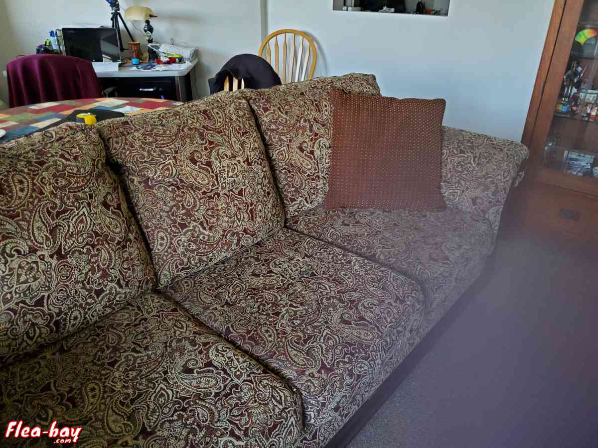 Sofa, 90 "good condition,  dark green, deep red fabric, - Monticello, New York - FleaMarketBay