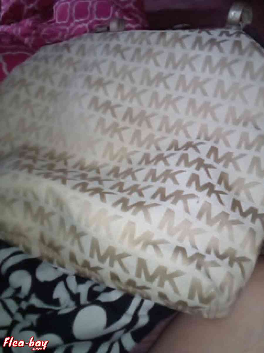 michael kors white satchel bag - Omaha, Nebraska - FleaMarketBay