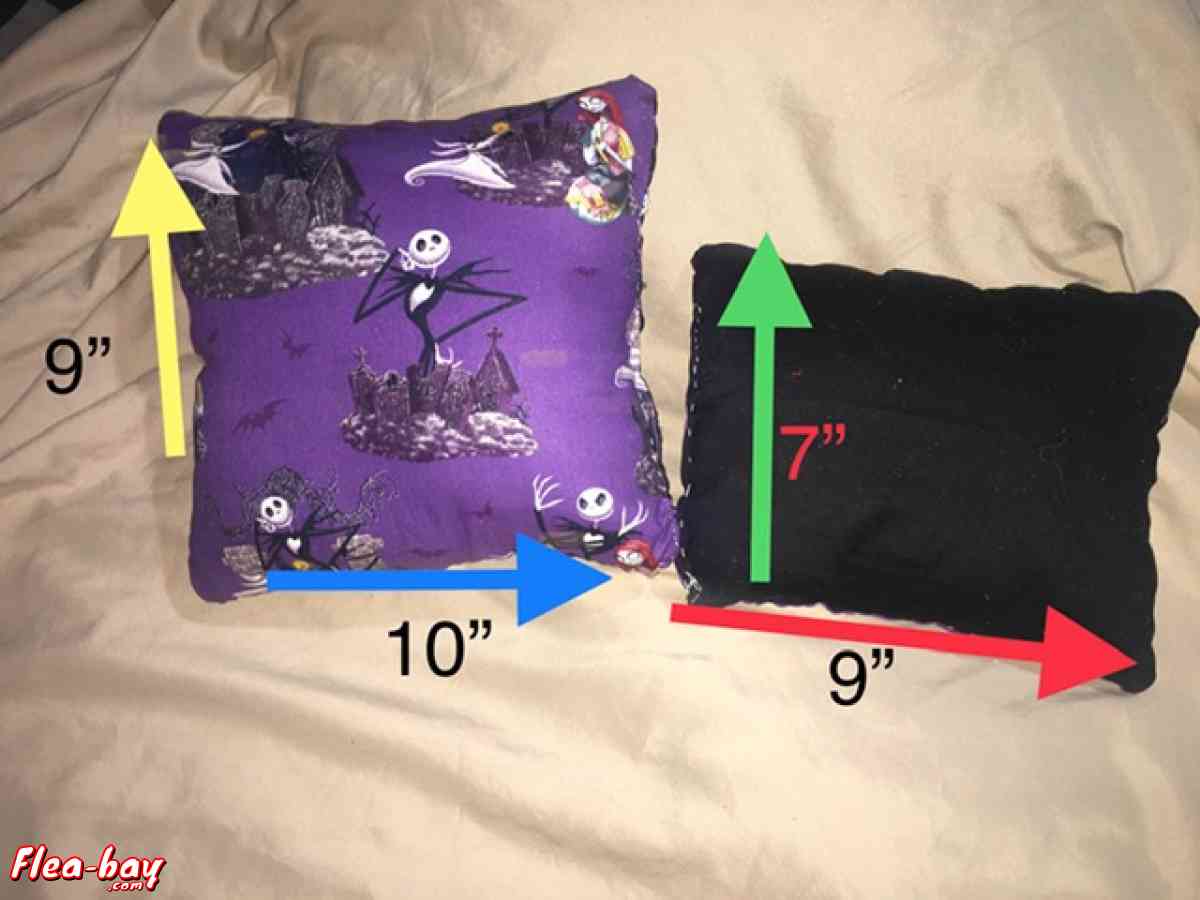 set of 2 nightmare before christmas throw pillows - Soddy Daisy, Tennessee - FleaMarketBay