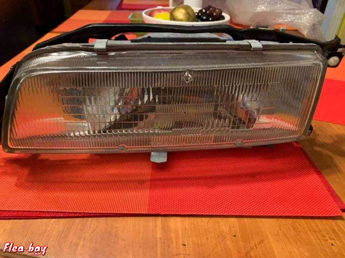 1988 left side headlight assembly - San Antonio, Texas - FleaMarketBay