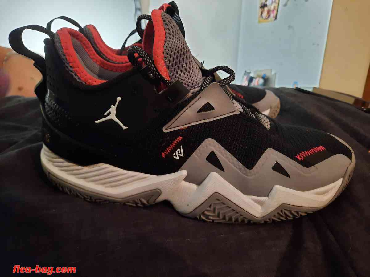 Men's Jordans size 8 - Clarion, Pennsylvania - FleaMarketBay