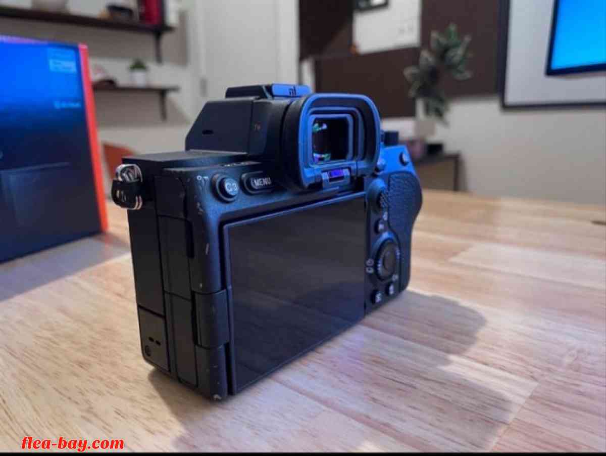 Song A7s - Bloomington, Texas - FleaMarketBay