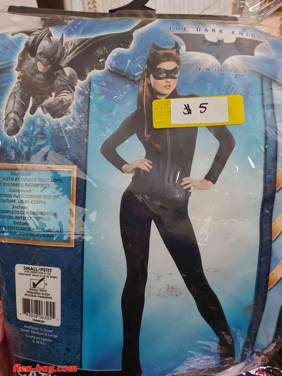 Halloween and more - Muncie, Indiana - FleaMarketBay