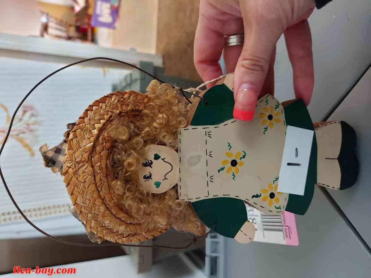 Halloween and more - Muncie, Indiana - FleaMarketBay