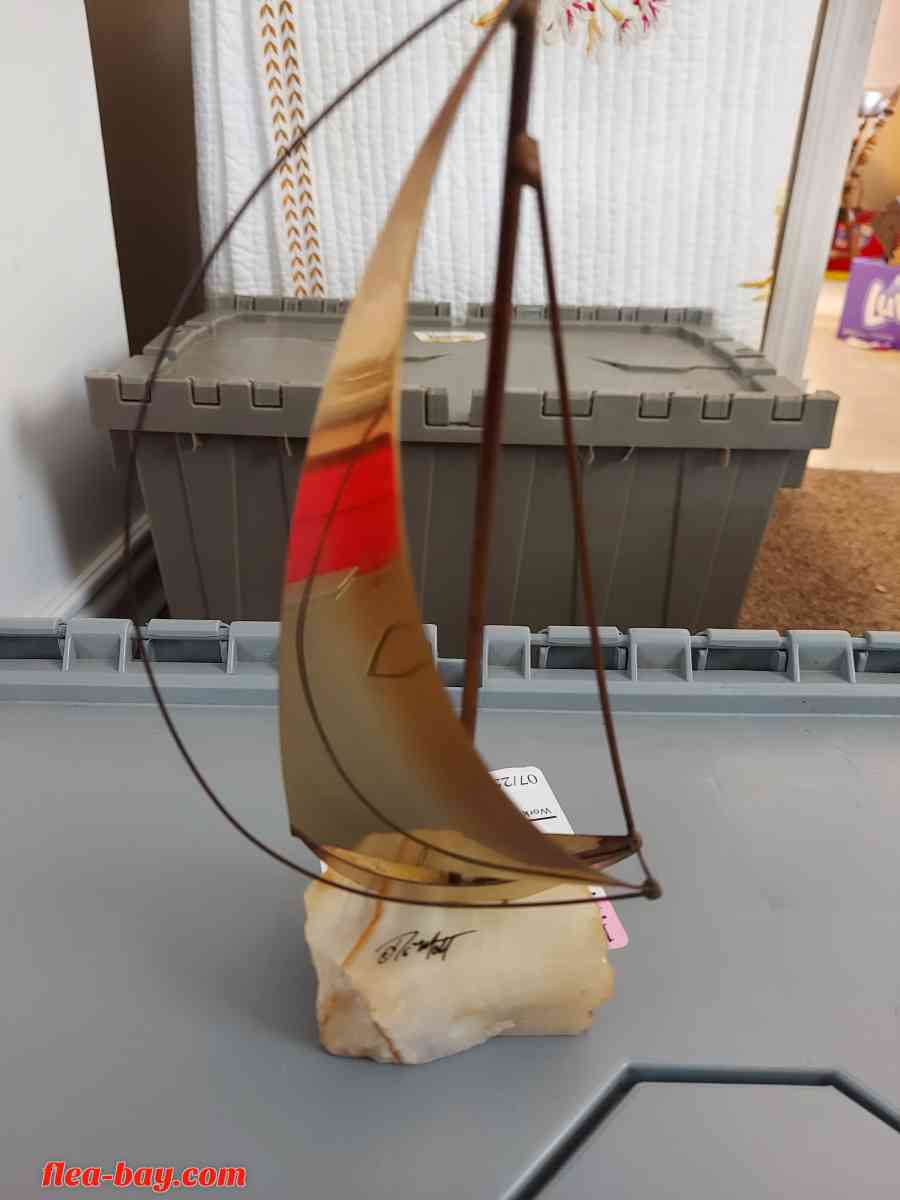 Halloween and more - Muncie, Indiana - FleaMarketBay