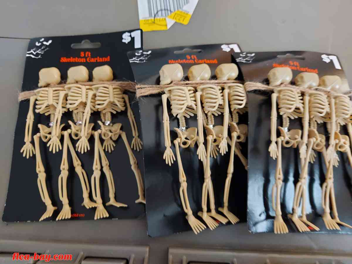 Halloween and more - Muncie, Indiana - FleaMarketBay