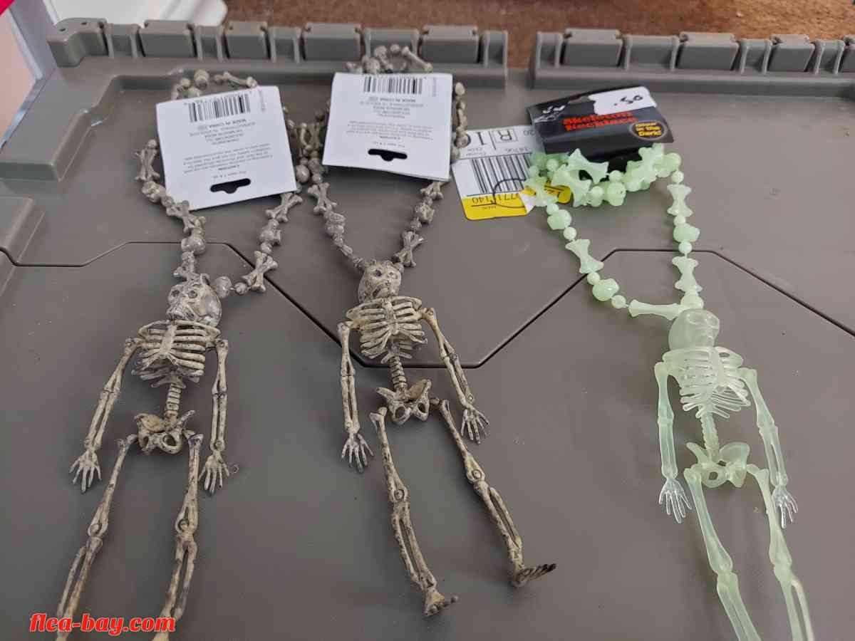 Halloween and more - Muncie, Indiana - FleaMarketBay