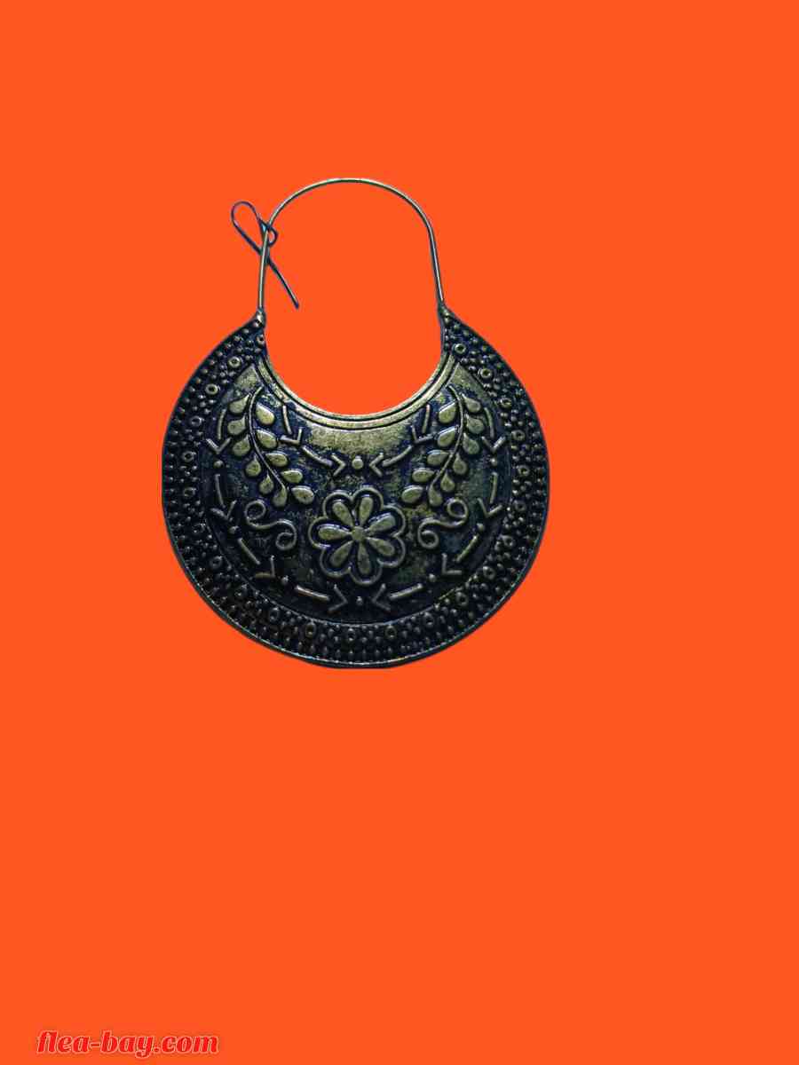 metal flower earrings - Indianapolis, Indiana - FleaMarketBay