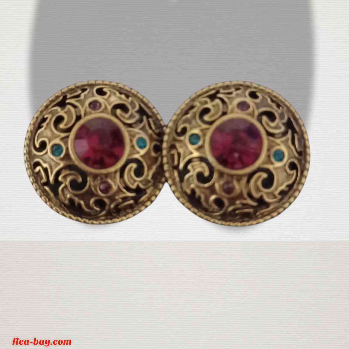 gold tone earrings - Indianapolis, Indiana - FleaMarketBay