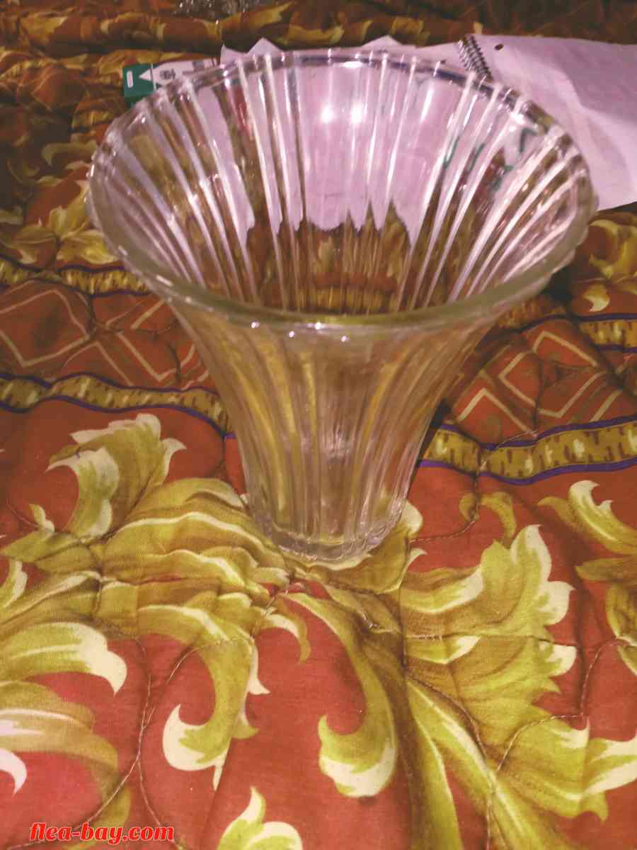 Nice Vase - Lancaster, South Carolina - FleaMarketBay