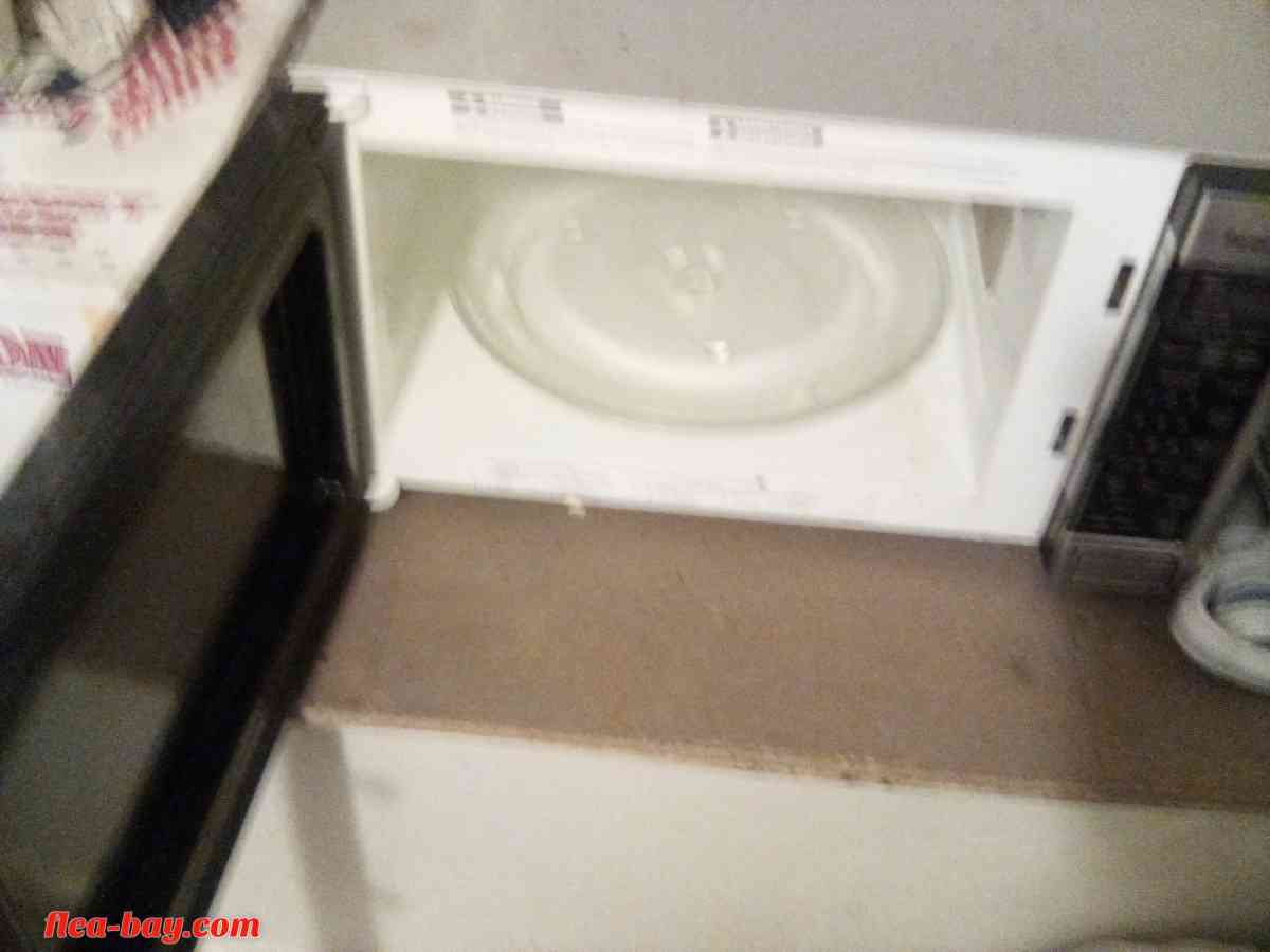 microwave - Sanford, Maine - FleaMarketBay