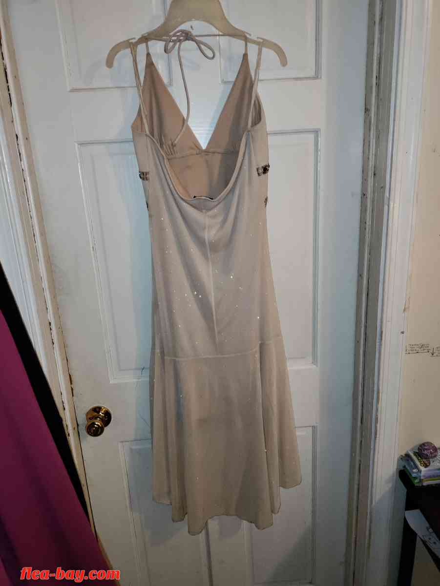 large dresses - Essington, Pennsylvania - FleaMarketBay
