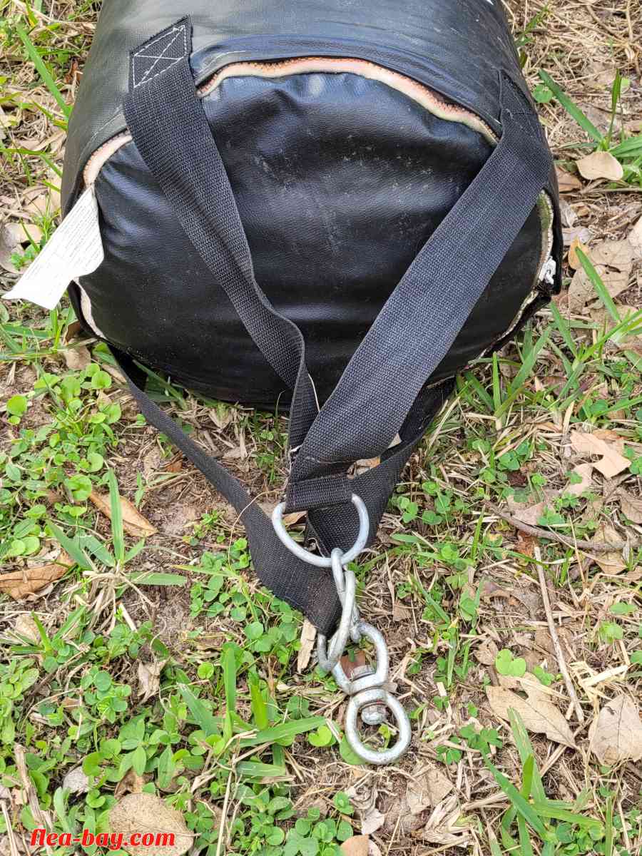 punching bag set - Eagle Lake, Florida - FleaMarketBay