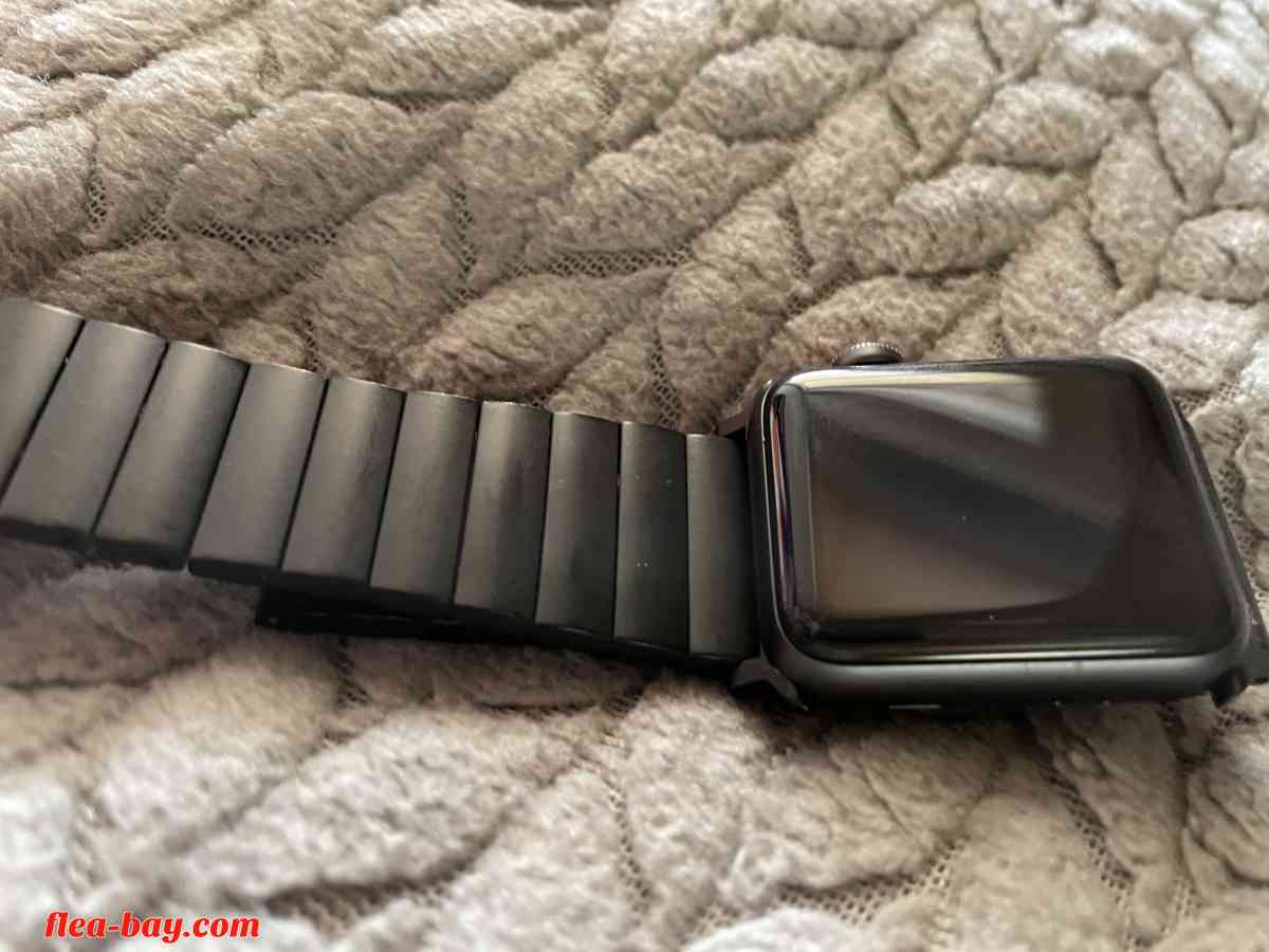 apple watch - Revere, Massachusetts - FleaMarketBay