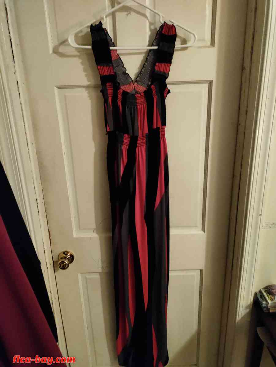 large dresses - Essington, Pennsylvania - FleaMarketBay