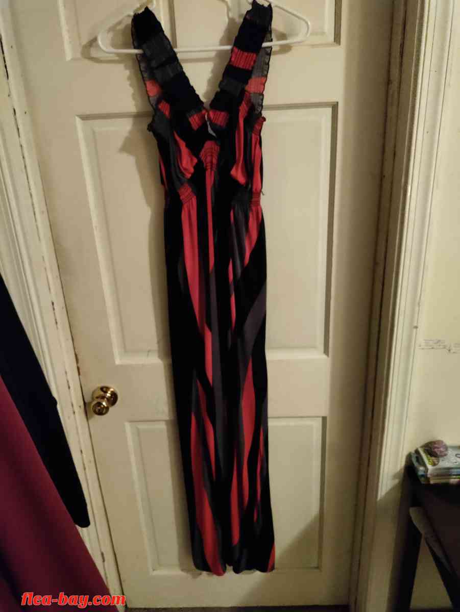 large dresses - Essington, Pennsylvania - FleaMarketBay