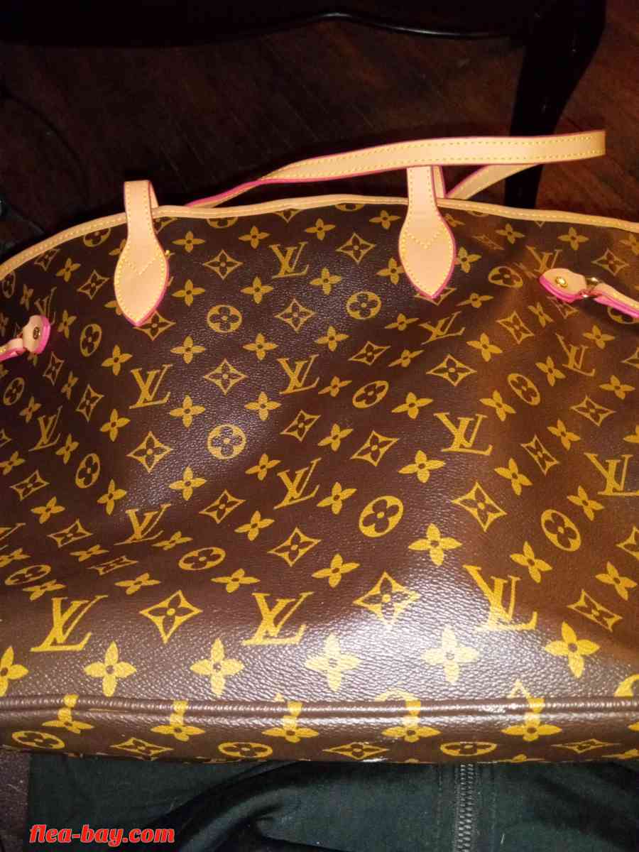 hand bags - Decatur, Illinois - FleaMarketBay