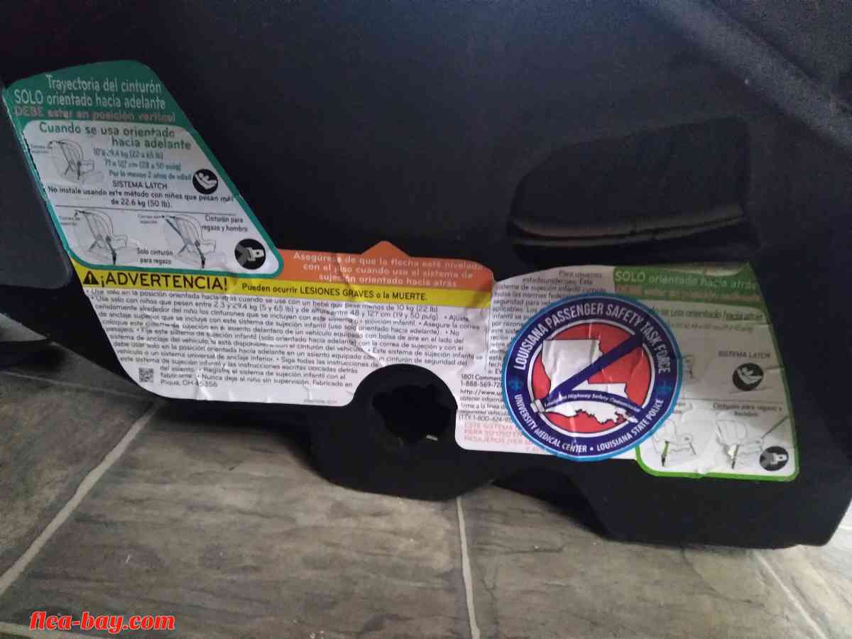 Urbini Car Seat - Leesville, Louisiana - FleaMarketBay