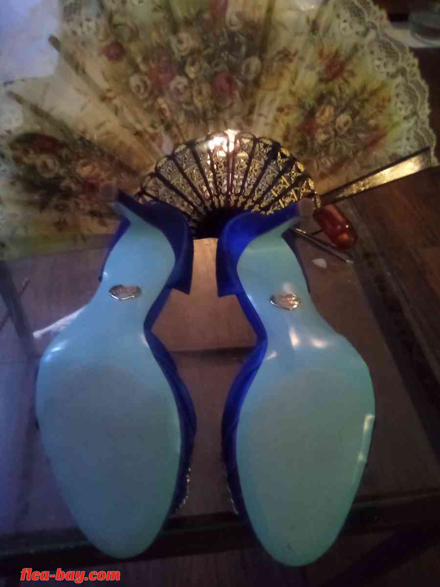 Blue by BETSY JOHNSON - Ruskin, Florida - FleaMarketBay