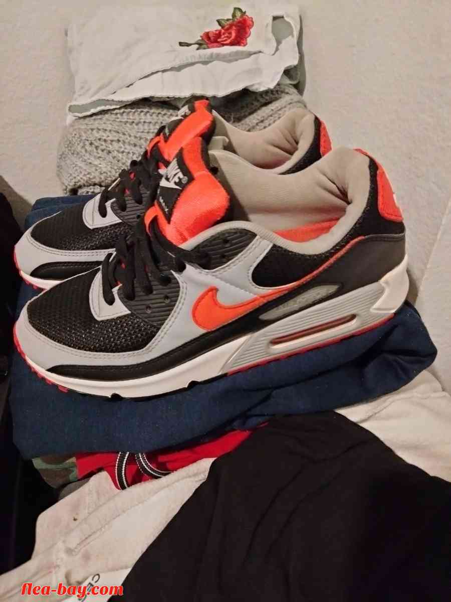 Nike AirMax 90 womens - North Las Vegas, Nevada - FleaMarketBay
