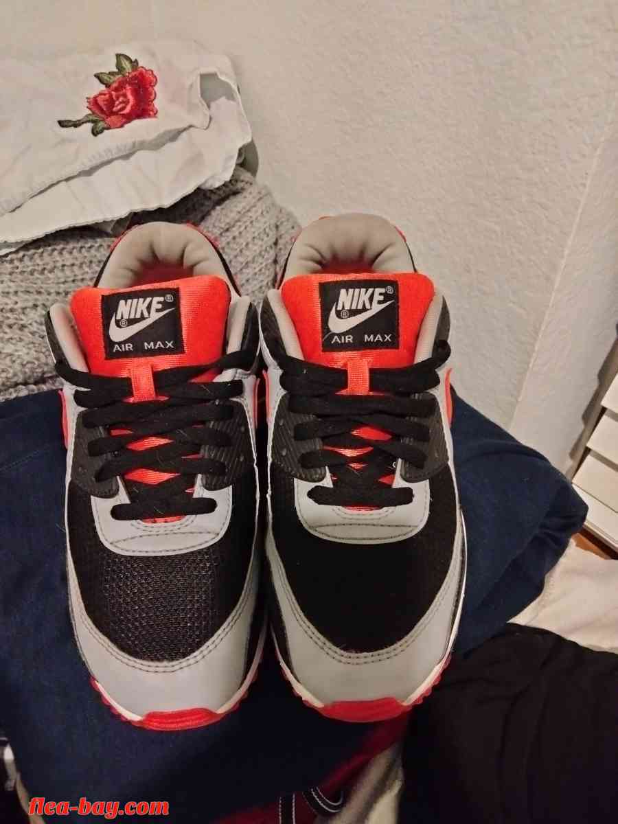 Nike AirMax 90 womens - North Las Vegas, Nevada - FleaMarketBay