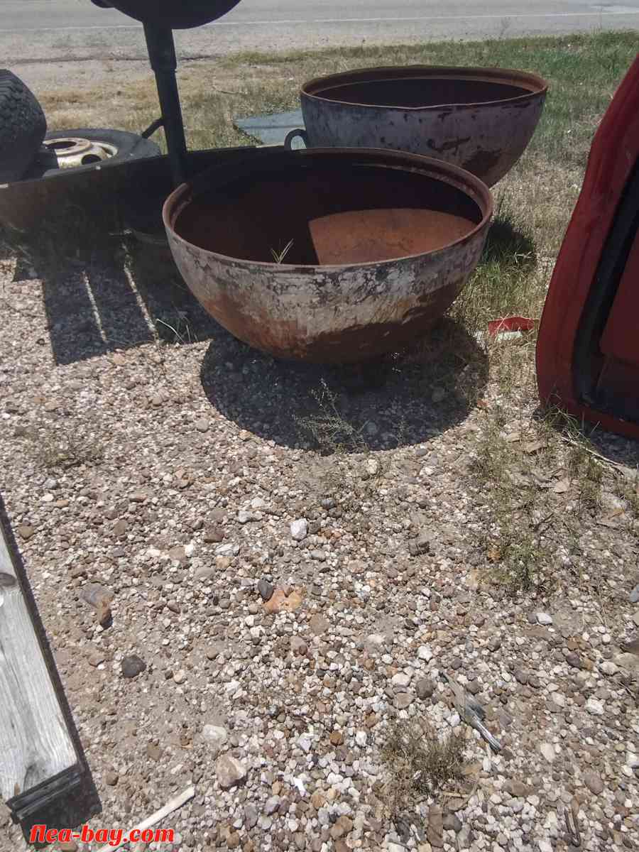 Fire Pit - Vanderbilt, Texas - FleaMarketBay