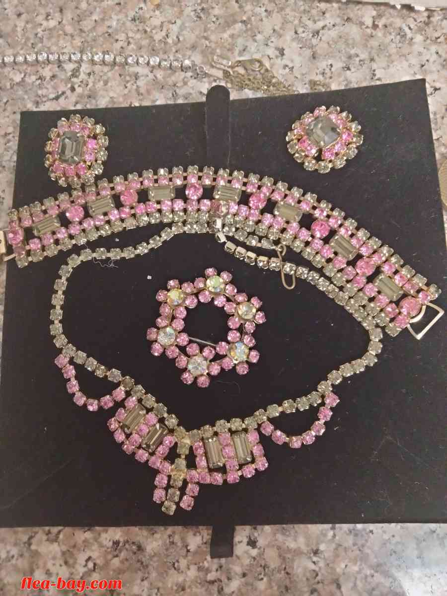 1950s necklace and bracelet with matching earrings and brooc - Sacramento, California