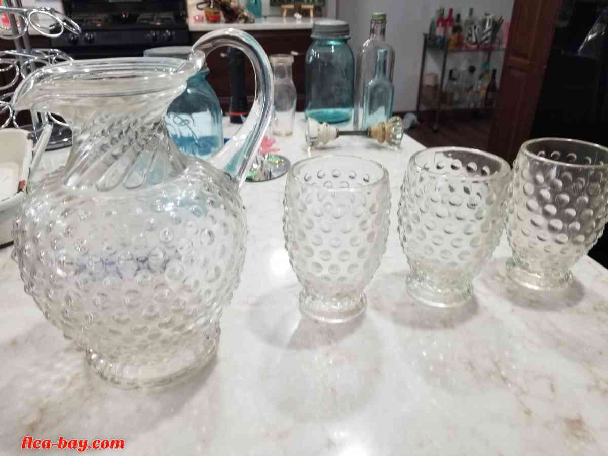 Vintage Tiara Indian Glass Pitcher and 3 Glasses Local Only - Hobart, Indiana
