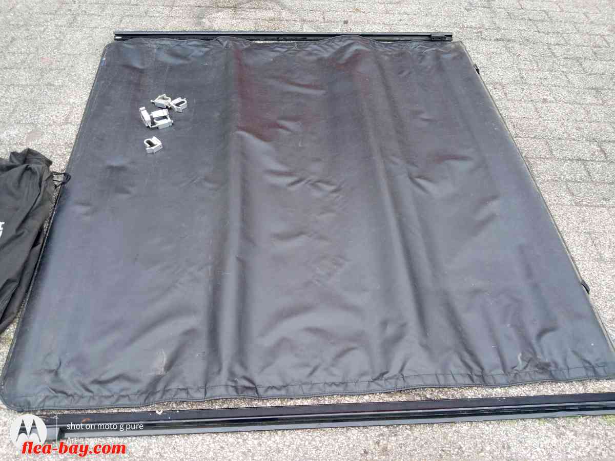 tyger bed cover - Ashland, Kentucky - FleaMarketBay