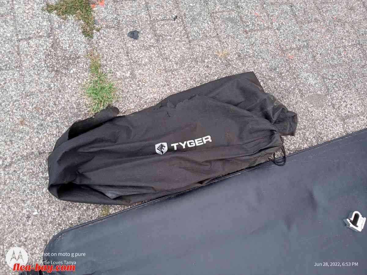 tyger bed cover - Ashland, Kentucky - FleaMarketBay