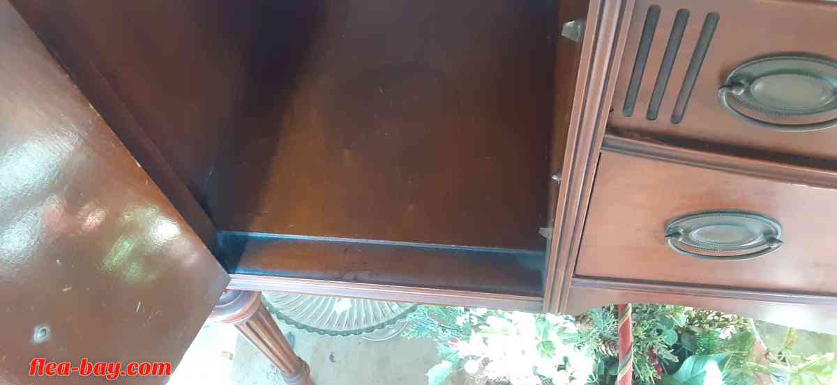 beautifully restored 1930s buffet - Kankakee, Illinois - FleaMarketBay