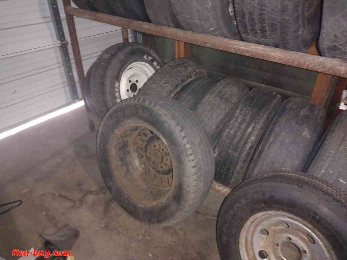 tires - Vanderbilt, Texas - FleaMarketBay