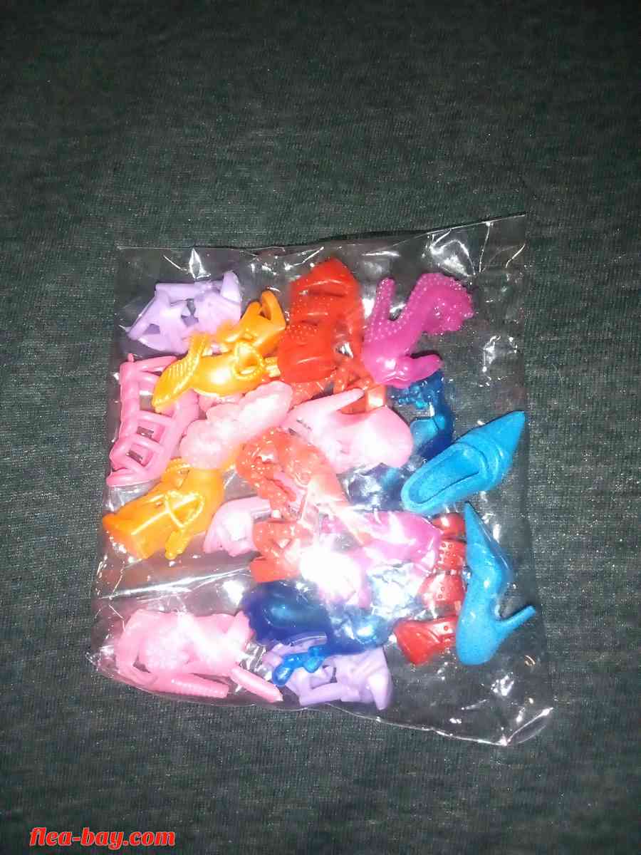 Barbie's accessories for barbie's clothes for dolls - Dayton, Ohio - FleaMarketBay