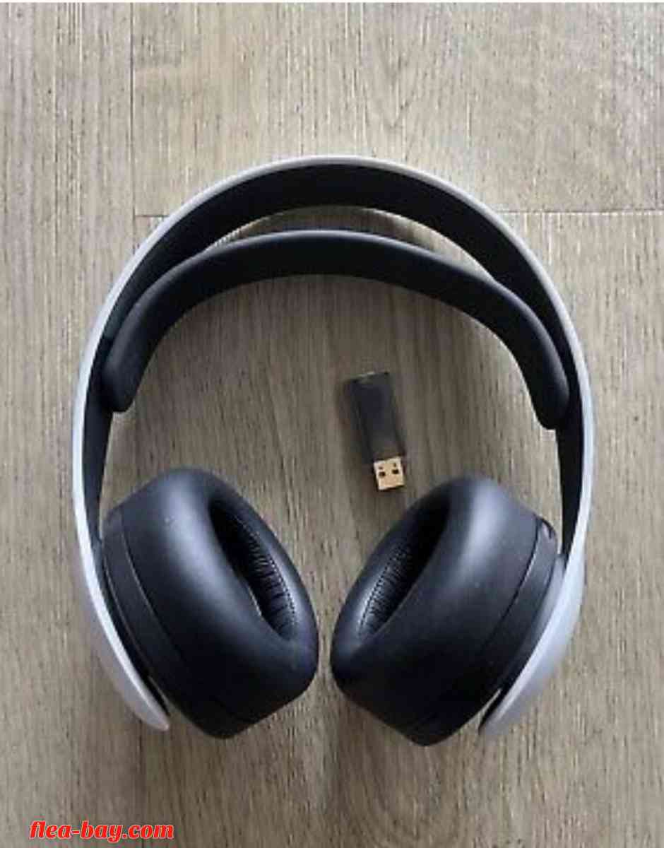 Sony PS5 Blu-Ray Edition Console - White - Great Condition - Aldie, Virginia - FleaMarketBay