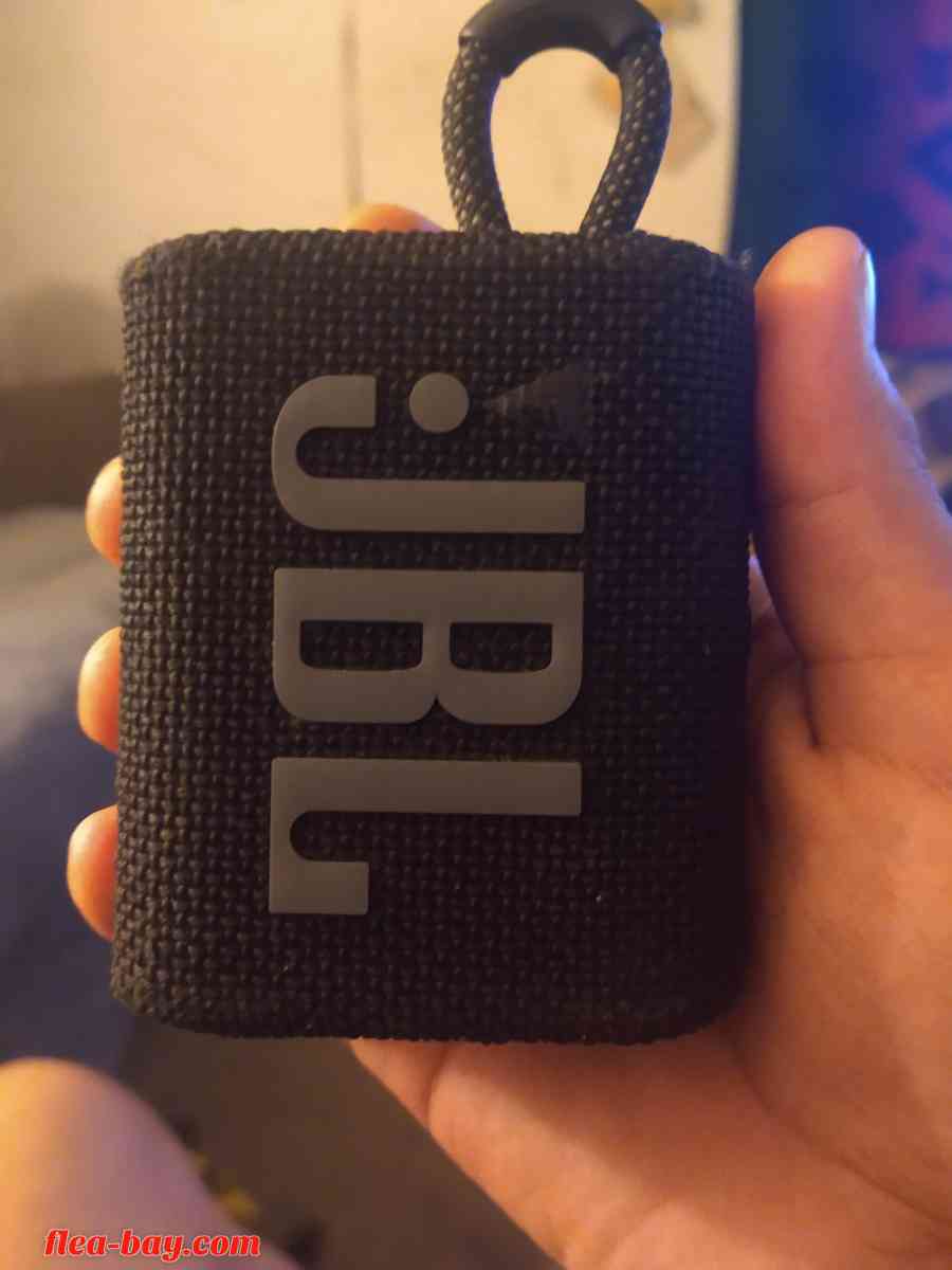 jbl go 3 Bluetooth speaker - Crescent City, California