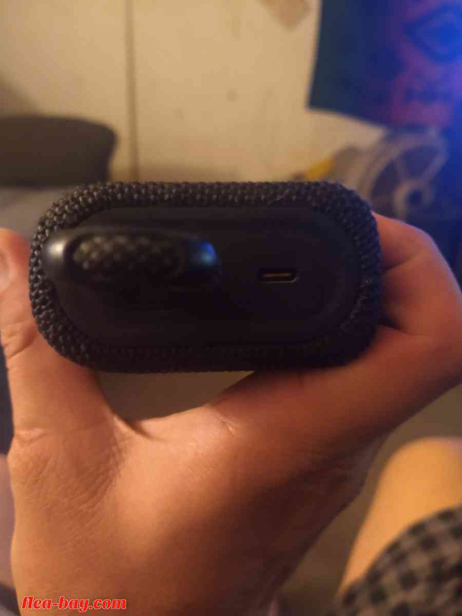 jbl go 3 Bluetooth speaker - Crescent City, California - FleaMarketBay