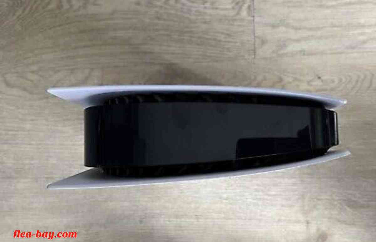 Sony PS5 Blu-Ray Edition Console - White - Great Condition - Aldie, Virginia - FleaMarketBay