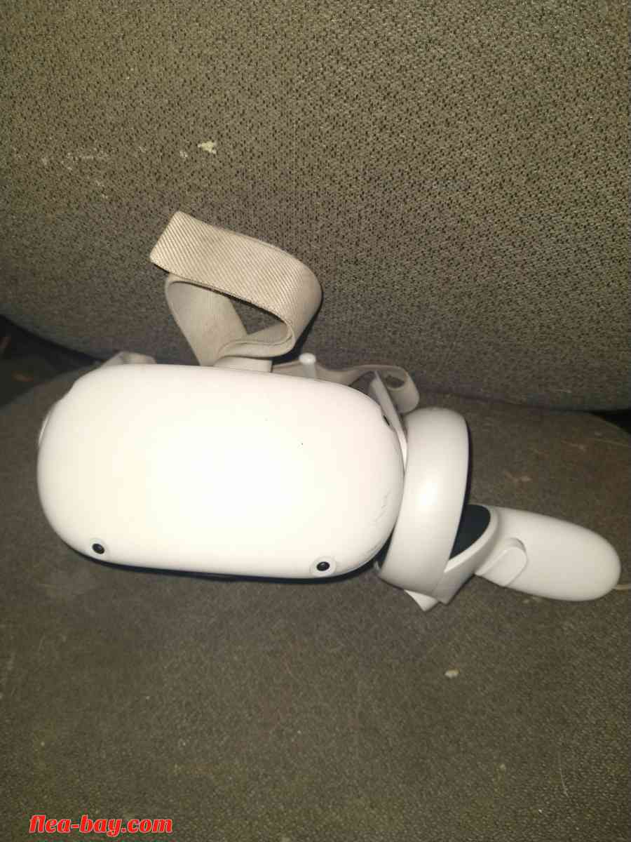 oculus virtual reality headset with one controller - Crescent City, California