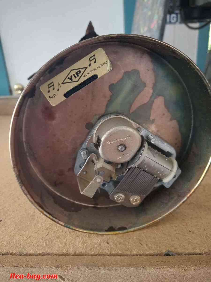 Vintage Owl Music Box - Phelan, California - FleaMarketBay