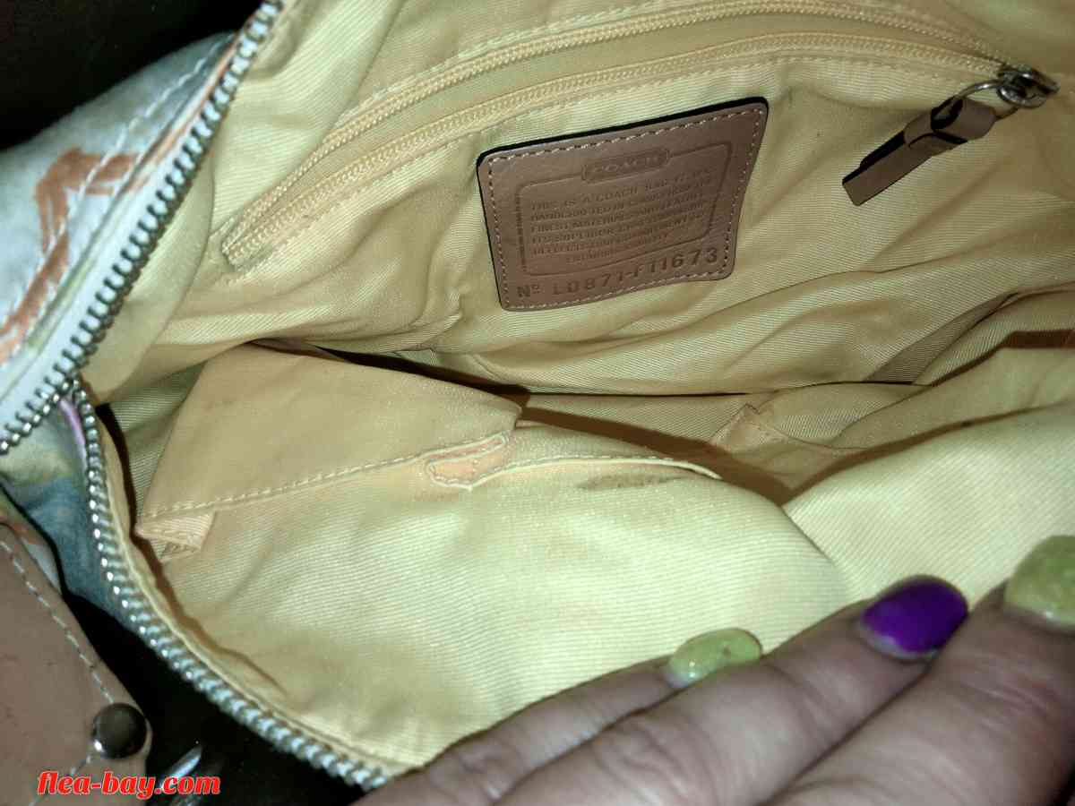 COACH PURSE - Cleburne, Texas - FleaMarketBay