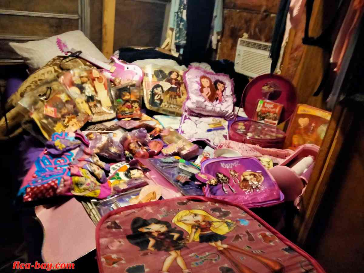 Bratz bundle - Cleburne, Texas - FleaMarketBay