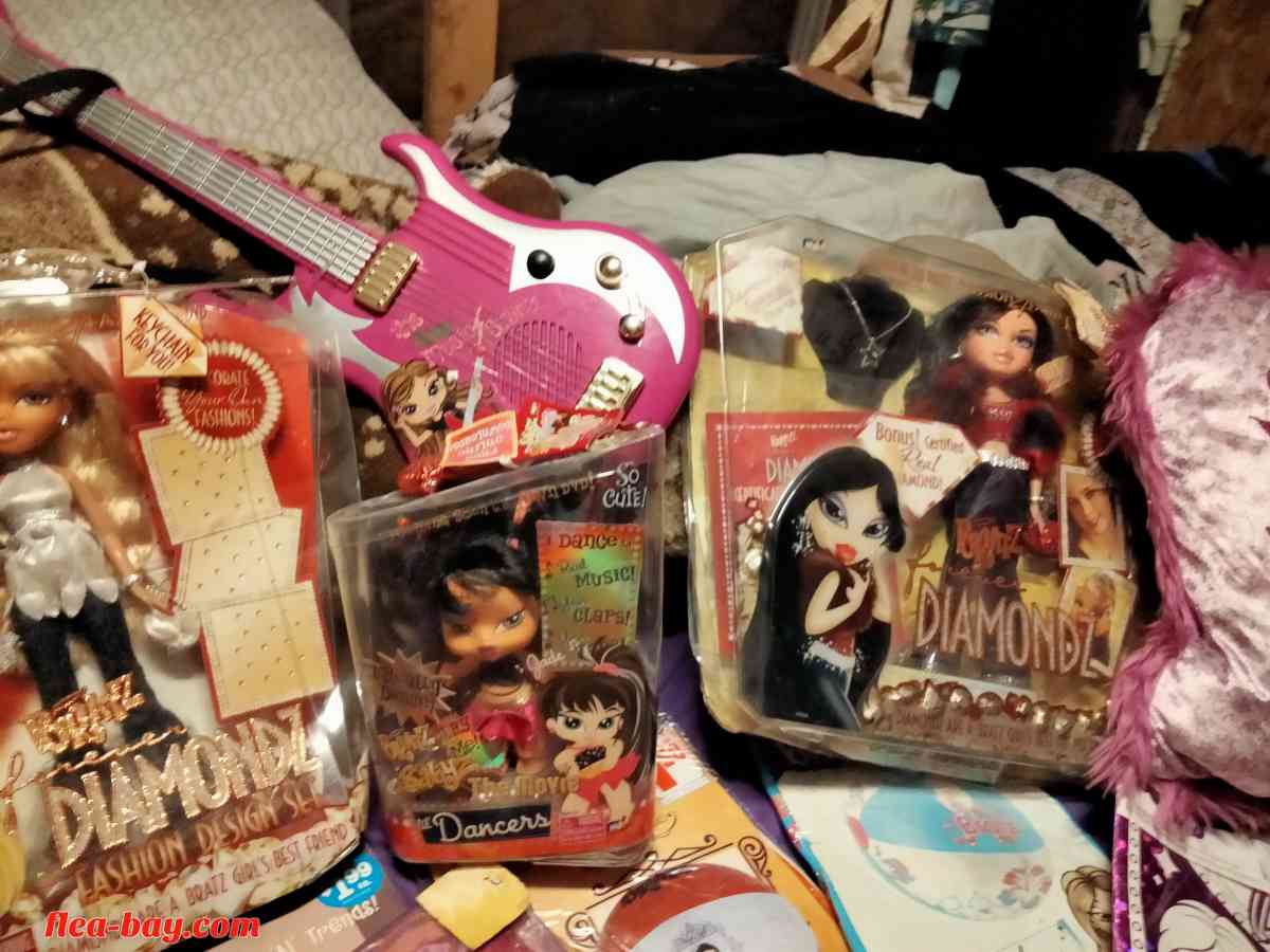 Bratz bundle - Cleburne, Texas - FleaMarketBay